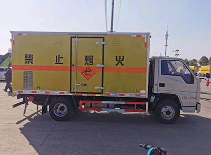 六盘水爆破器材运输车技术升级与安全合规新趋势